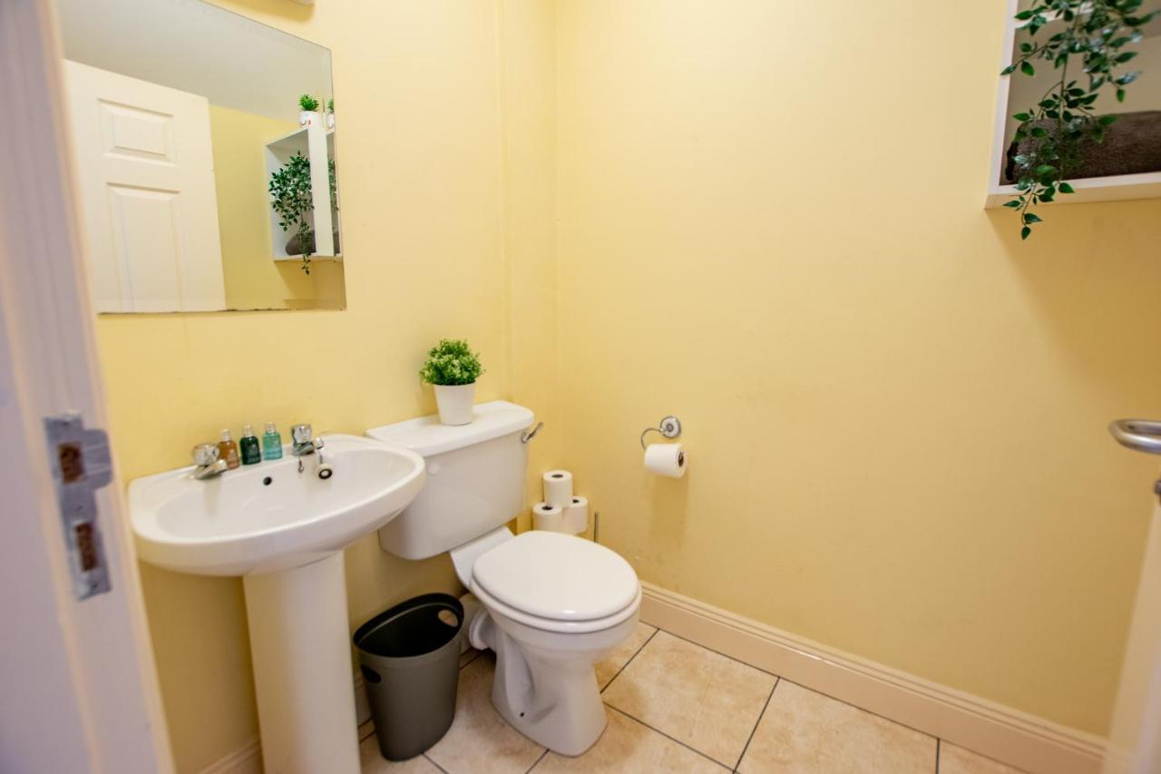 126 - Gort Na Coiribe 4 Bedroom Duplex, By Shortstays Galway Bagian luar foto